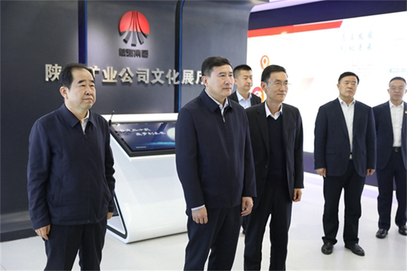 張文琪五一假期輕車簡(jiǎn)從深入陜北企業(yè)檢查安全生產(chǎn)并慰問(wèn)在崗干部職工2.jpg 張文琪五一假期輕車簡(jiǎn)從深入陜北企業(yè)檢查安全生產(chǎn)并慰問(wèn)在崗干部職工2.jpg