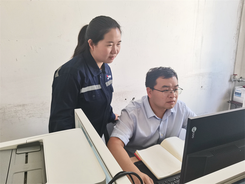 新型能源公司:職工“夫妻檔”的別樣“七夕”2.jpg 新型能源公司:職工“夫妻檔”的別樣“七夕”2.jpg