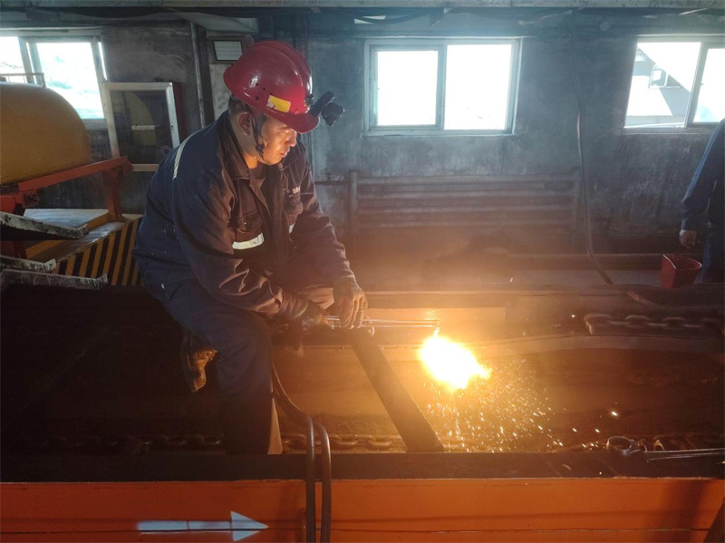 新型能源選煤公司:搶修!一場與時間的賽跑!2.jpg 新型能源選煤公司:搶修!一場與時間的賽跑!2.jpg