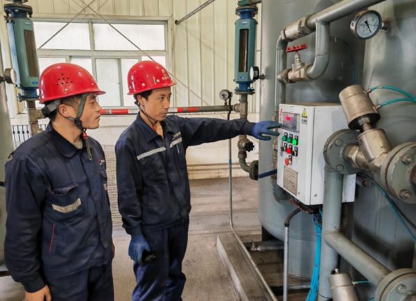 新型能源神木分公司:看看檢修現場的“流行色”3.jpg 新型能源神木分公司:看看檢修現場的“流行色”3.jpg